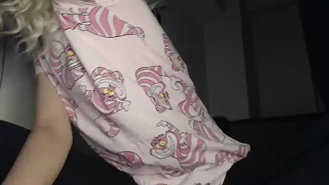 MessyBitch2 online show from February 27, 2026, 9:59 pm