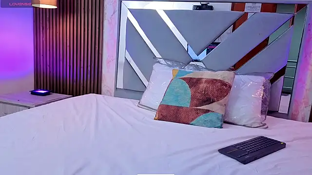 LittleeSara18 online show from February 25, 2026, 11:09 am