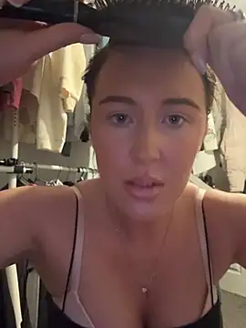 PinkVelvetx online show from March 4, 2026, 7:31 pm