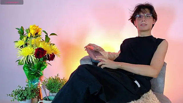 lui x dust online show from April 5, 2026, 3:58 am