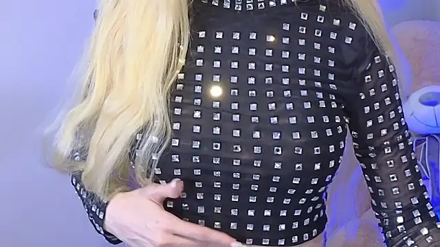 KarmaArms online show from March 3, 2026, 8:37 pm