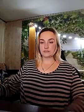 Snapshot of Rinayaii chatting on March 4, 2026, 7:42 pm Rinayaii online show from March 4, 2026, 7:42 pm