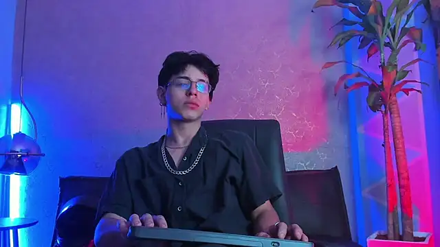 Snapshot of Angel_scott2 chatting on March 3, 2026, 11:27 am Angel scott2 online show from March 3, 2026, 11:27 am