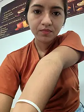 Snapshot of DulceCaroX chatting on May 20, 2026, 12:22 pm DulceCaroX online show from May 20, 2026, 12:22 pm