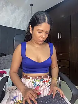 Miaafoxx   online show from March 12, 2026, 7:31 pm