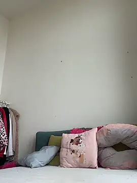 Snapshot of bratzdoll94 chatting on March 2, 2026, 10:00 am bratzdoll94 online show from March 2, 2026, 10:00 am