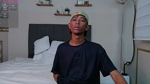 Snapshot of Little_Twink19x chatting on February 27, 2026, 11:54 am Little Twink19x online show from February 27, 2026, 11:54 am