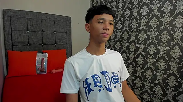 Little Twink19x online show from June 3, 2026, 7:19 pm