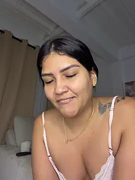 EmiliaVincenzo online show from March 19, 2026, 10:30 am