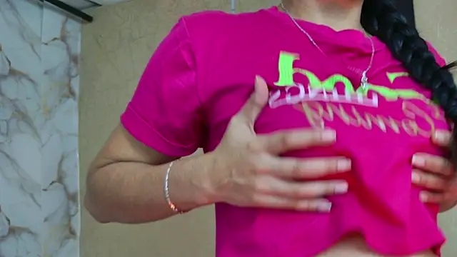 QueenSallyDesire online show from April 9, 2026, 3:28 am