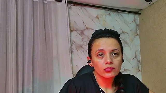 QueenSallyDesire online show from April 10, 2026, 3:01 am