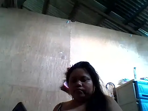 sweetlyn31 online show from May 1, 2026, 12:48 am