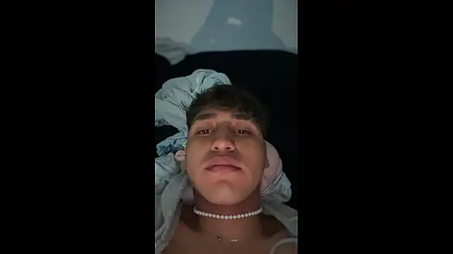 Snapshot of Alejandroml2 chatting on March 18, 2026, 7:11 am Alejandroml2 online show from March 18, 2026, 7:11 am