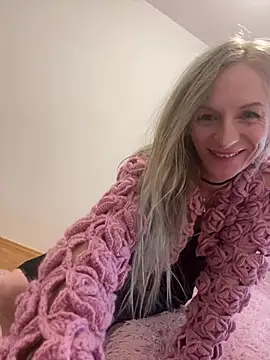 Faiiry  online show from March 27, 2026, 4:29 am