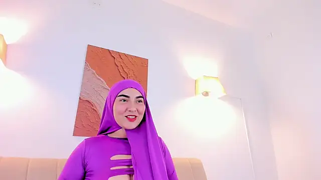 Malika Noor online show from April 16, 2026, 9:39 pm