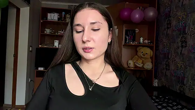 Snapshot of poly_princess chatting on March 3, 2026, 6:08 am poly princess online show from March 3, 2026, 6:08 am