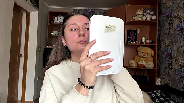 poly princess online show from March 31, 2026, 11:21 am