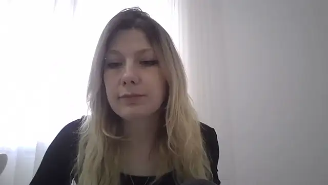 Snapshot of Foxy_Bright chatting on February 26, 2026, 1:32 pm Foxy Bright online show from February 26, 2026, 1:32 pm