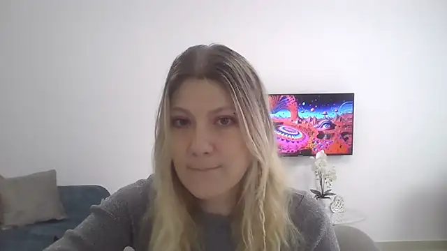 Snapshot of Foxy_Bright chatting on March 3, 2026, 12:44 pm Foxy Bright online show from March 3, 2026, 12:44 pm