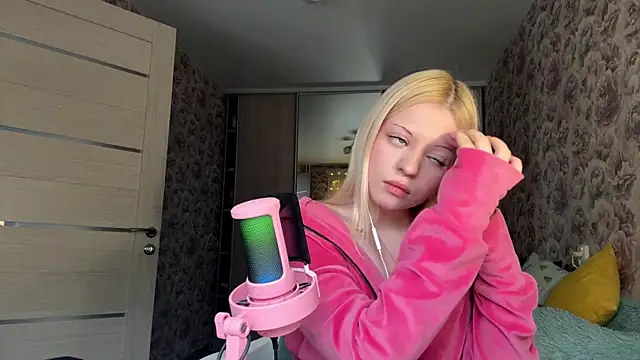 Snapshot of JeneeBIanks chatting on February 20, 2026, 11:11 am JeneeBIanks online show from February 20, 2026, 11:11 am