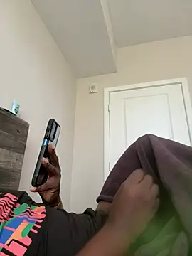 makeherfeelg online show from March 25, 2026, 2:01 pm