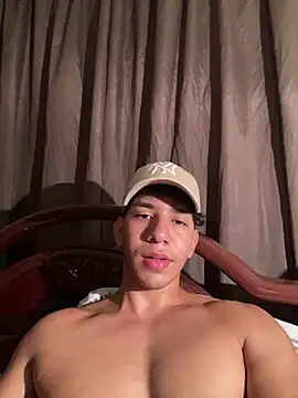 Alejandrososas online show from June 13, 2026, 6:17 pm