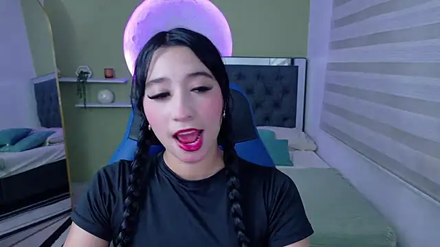 ivvoncute online show from June 6, 2026, 2:05 am