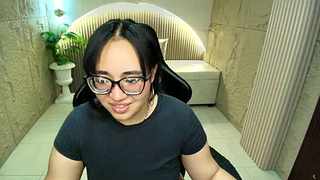 Snapshot of bunny_mich_r chatting on March 3, 2026, 7:42 pm bunny mich r online show from March 3, 2026, 7:42 pm