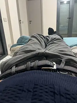 Snapshot of frenk33 chatting on February 28, 2026, 6:42 pm frenk33 online show from February 28, 2026, 6:42 pm