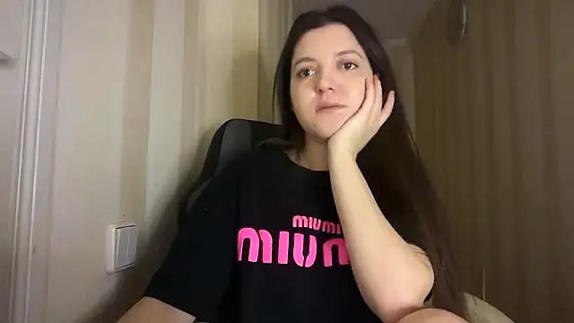 Eloise Pattie online show from February 25, 2026, 11:03 pm