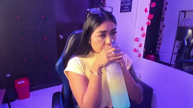 Keyla Cutte  online show from April 18, 2026, 3:10 am