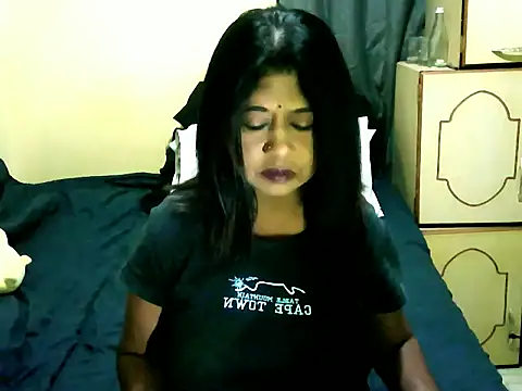 IndianPleasures21 online show from May 12, 2026, 11:02 pm