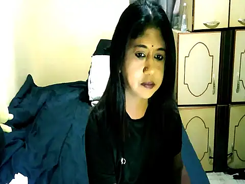 IndianPleasures21 online show from May 13, 2026, 11:29 am