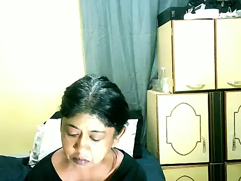 IndianPleasures21 online show from May 22, 2026, 5:51 pm