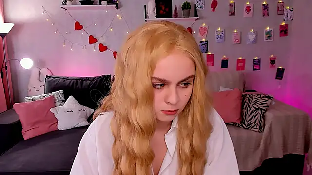 VivienAllen online show from February 22, 2026, 9:08 am