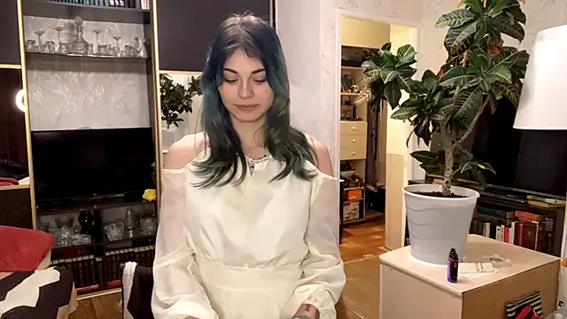 Snapshot of Emmibrilson chatting on February 20, 2026, 2:17 pm Emmibrilson online show from February 20, 2026, 2:17 pm