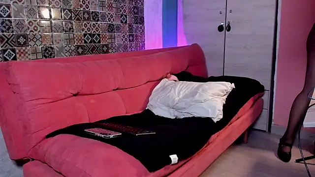 Baby foxx online show from April 15, 2026, 11:06 am