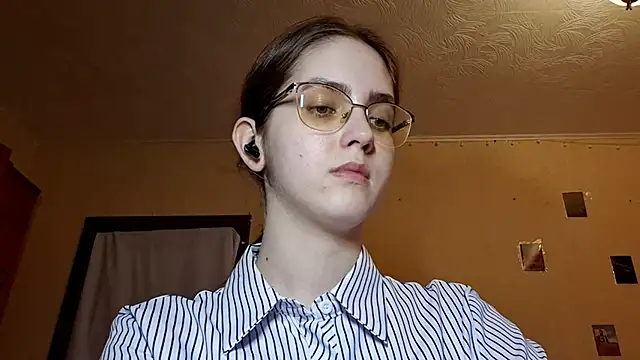 Katelemon online show from April 6, 2026, 2:29 pm