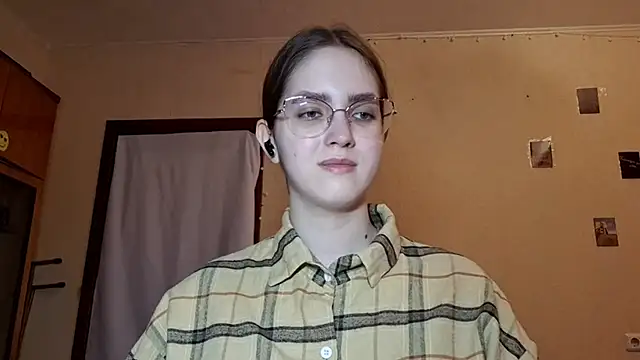 Katelemon online show from April 13, 2026, 2:55 pm