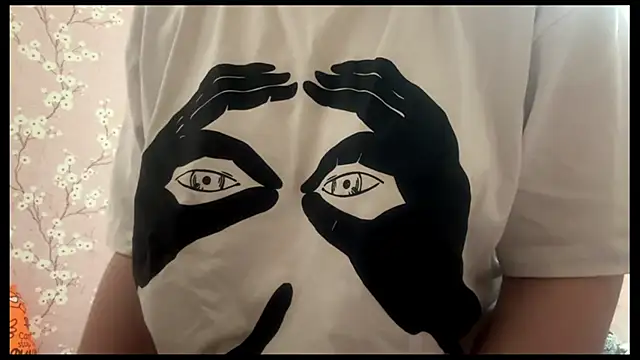 LiraDreamX online show from April 18, 2026, 3:05 pm