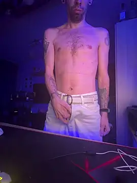 Snapshot of Istvan95 chatting on March 4, 2026, 5:08 pm Istvan95 online show from March 4, 2026, 5:08 pm