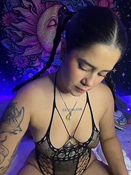 QueenNatt online show from February 23, 2026, 9:01 pm