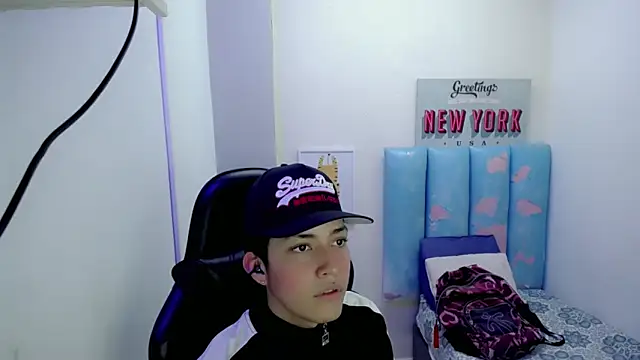 Street poemm  online show from April 14, 2026, 9:32 pm