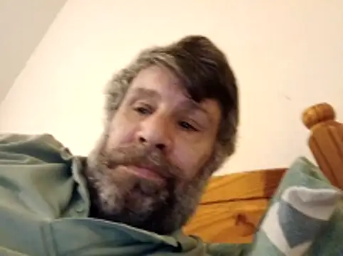 stud2512 online show from March 1, 2026, 4:42 pm