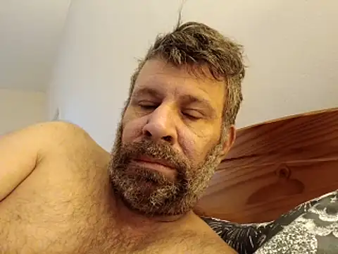 stud2512 online show from April 14, 2026, 6:08 am