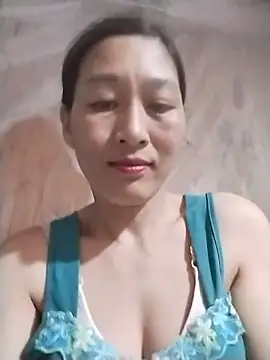 Snapshot of lris-Beauty77 chatting on May 14, 2026, 2:13 pm lris-Beauty77 online show from May 14, 2026, 2:13 pm