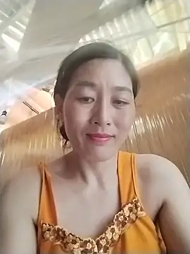 Snapshot of lris-Beauty77 chatting on May 18, 2026, 4:29 am lris-Beauty77 online show from May 18, 2026, 4:29 am