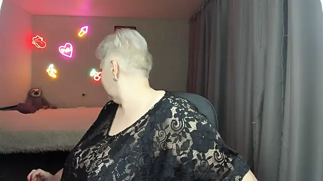 Mary-Leee online show from May 5, 2026, 5:37 am