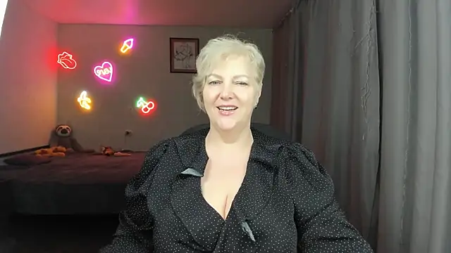 Mary-Leee online show from June 3, 2026, 6:13 pm