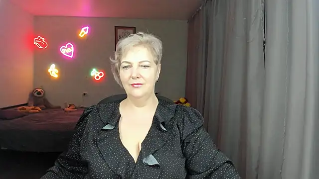 Mary-Leee online show from June 5, 2026, 8:03 pm